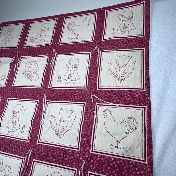 Vintage Charming Red and Cream Quilt - Picture 5 of 12